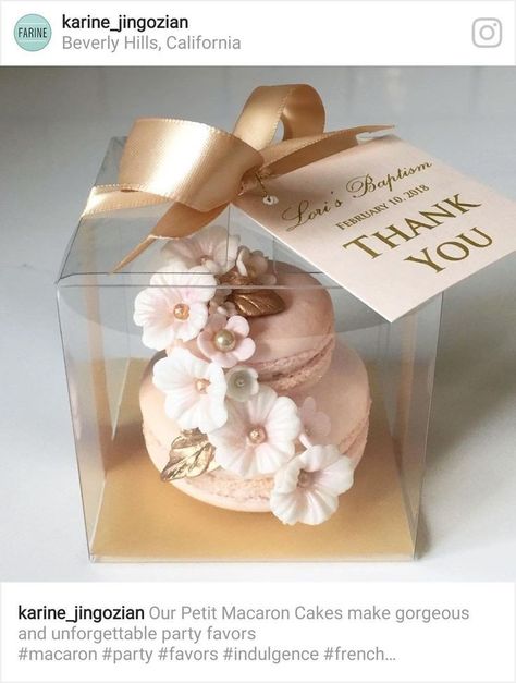 Cupcake Favors Ideas, Cupcake Giveaway Ideas, Macaron Wedding Favors, Bridal Shower Giveaways, Wedding Giveaways Ideas For Guests, Wedding Giveaways Ideas, Macaron Cakes, Cupcake Wedding Favors, Destination Wedding Weekend