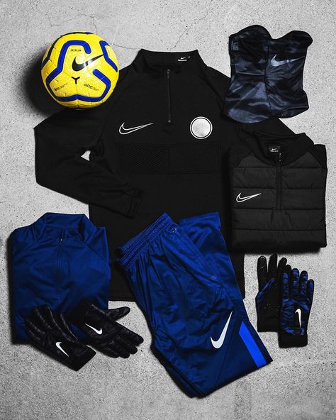 Soccer Outfits Men, Soccer Fits, Training Outfit Men, Football Things, Nike Athletes, Mens Tracksuit Set, Soccer Style, Nike Clothes Mens, Football Clothes