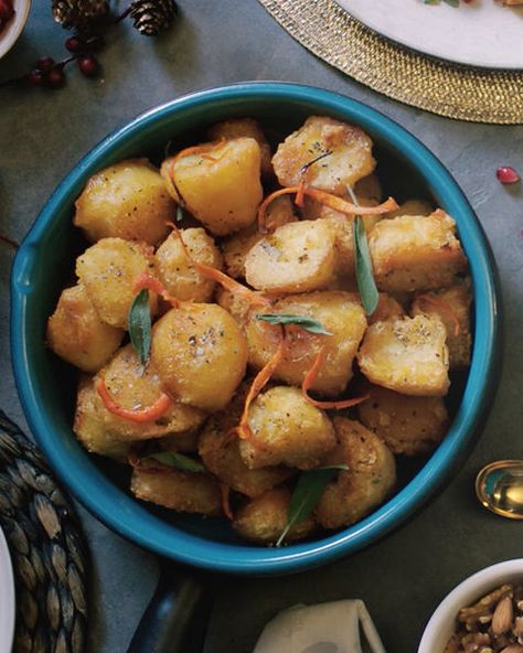 Sage and Clementine Roasties - ALDI UK Freezing Potatoes, Making Roast Potatoes, Pan Fried Fish, Frozen Potatoes, Mushroom Dish, Roasted Potato Recipes, Roasted Onions, Good Roasts, Real Homes