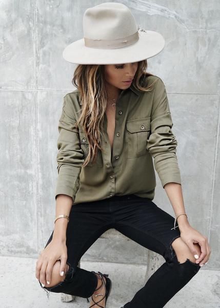 Lovely Luca. – Sincerely Jules Fashion Trend Inspiration, Khaki Shirt, Look Formal, Casual Chique, Sincerely Jules, Mode Casual, Autumn Fashion Casual, Outfits With Hats, Mode Inspo