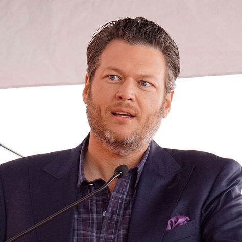 Fans Are Devastated As Blake Shelton Makes Another Disappointing Career Announcement Blake Shelton First Wife, Blake Shelton Kids, Brownie Sheet Cake, Chocolate Brownie Cake Recipe, Blake Shelton Wedding, Blake Shelton Baby, Blake Shelton The Voice, Brownie Cake Recipe, Blake Sheldon