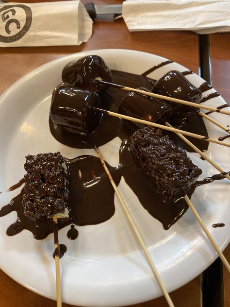 Golden Corral greatness #food #meal #foods #healthyfood #keto Golden Corral, Food Cravings, Caramel Apples, Chocolate Fondue, Nom Nom, Caramel, Healthy Recipes, Quick Saves