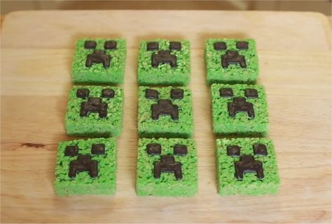 Creeper Rice Krispie Treats, Minecraft Bento, Minecraft Treats, Minecraft Bday, Rice Treats, Minecraft Birthday Cake, Minecraft Theme, Krispy Treats, Minecraft Room