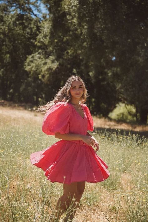 Hot Pink Belted Mini Dress - L -  #Belted #Dress #Hot #Mini #pink Casual Senior Pictures, Cute Senior Pictures, Senior Photoshoot Poses, Summer Senior Pictures, Graduation Photography Poses, Senior Photo Outfits, Spring Photoshoot, Grad Photoshoot, Senior Picture Outfits