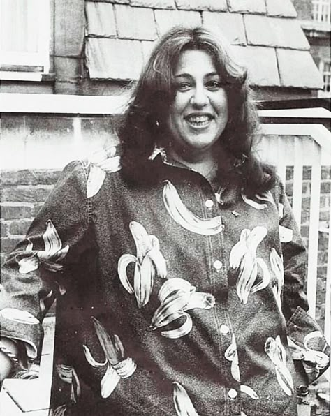 Mama Cass Elliot, Dreamboat Annie, Cass Elliot, 60s Icons, John Phillips, Nobody's Perfect, The Big 4, Cherries Jubilee, Brian Jones