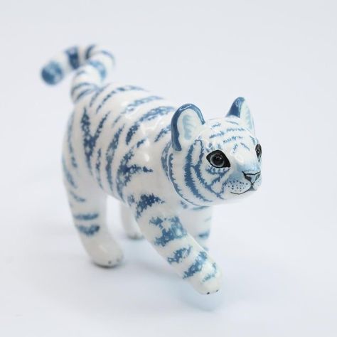 Polymer Clay Figures, Blue Tiger, Keramik Design, Clay Polymer, Polymer Clay Animals, Cute Polymer Clay, Clay Figurine, Clay Animals, Ceramics Pottery Art