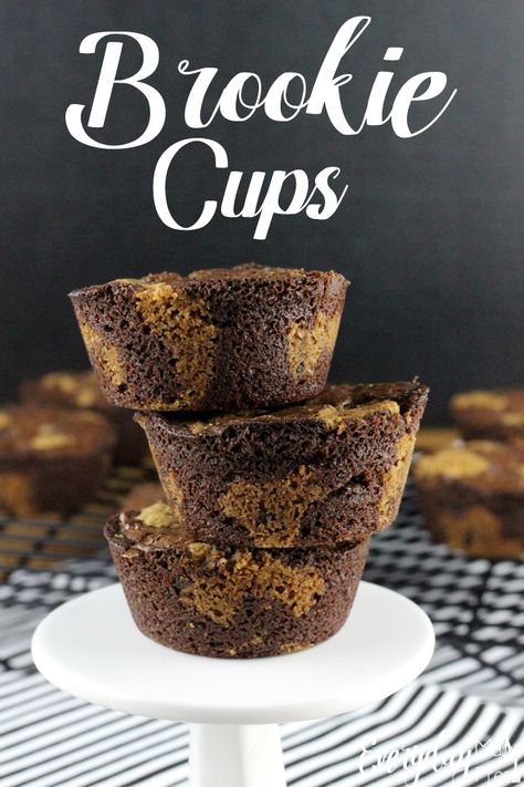 Brookie Cups, Brownie Cookie Cups, Brookies Recipe, Crumble Cookie Recipe, Chocolate Chip Cookie Cups, Cookie Cups Recipe, Homemade Graham Cracker Crust, No Bake Lemon Cheesecake, Chocolate Chip Cupcakes