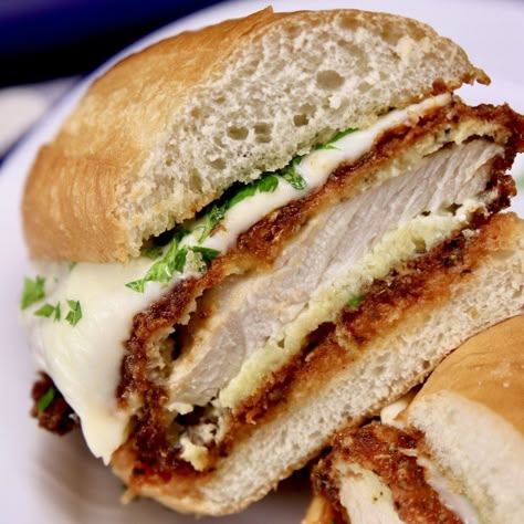 Chicken Parmesan Sandwich Recipe, Chicken Parmesan Sandwich, Chicken Parm, Chicken Sandwich Recipes, Breaded Chicken, Chicken Parmesan, Wrap Sandwiches, Sandwich Recipes, How To Cook Chicken