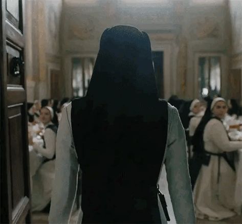 Nun Gif, Sydney Sweeney Gif, Anya Taylor Joy Emma Gif, Nun 2 Movie, Sydney Sweeney Gif Hunt, Anya Taylor Joy Last Night In Soho Gif, The Nun Memes Funny, Blair Witch Project, Blair Witch