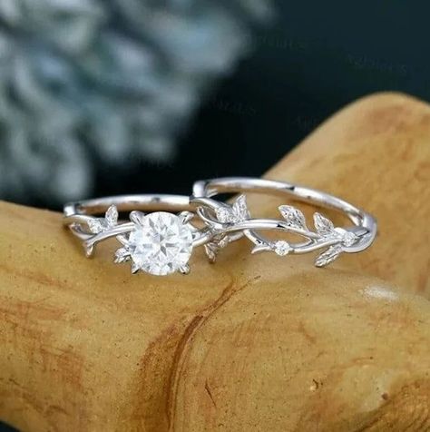 ♣ Presenting Dainty Moissanite Ring Twig Bridal Ring Set, Branch Engagement Ring For Love Celtic Engagement Ring For Women. ➛ Dainty Moissanite Ring Twig Bridal Ring Set Branch Engagement Ring For Love Celtic Engagement Ring For Women Dainty Moissanite Ring Twig Bridal Ring Set Branch Engagement Ring Celtic Engagement Ring Moissanite ring bridal ring set Bridal ring Dainty Moissanite Ring set Branch ring Bridal set Ring For Women twig ring set ✪ Stone Details ➵ Center Stone Size: 1.0 Ct (6.5mm) ➵ Side Stone Weight :0.03ct ➵ 1.2mm (thickness) 1.5mm (width) ➵ Band Carat Weight: 0.045ctw ➵ Gemstone: Moissanite ➵ Stone Color (White Colorless) ➵ Stone Luster: Excellent ➵ Stone Clarity: VVS1 ➵ Stone Make: High Quality ★ Moissanite Guarantee :   Test By Diamond Tester Its Test Show Positive 100% White Gold Engagement Rings Vintage, Branch Engagement Ring, Celtic Engagement Rings, Unique Engagement Ring Settings, Cute Engagement Rings, Future Engagement Rings, Detailed Engagement Ring, Engagement Ring For Women, Zierlicher Ring