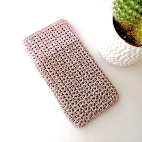 Crochet Iphone 11 Case, Crochet Phone Case Pattern Free, Crochet Mobile Pouch, Crochet Phone Case, Phone Bag Crochet, Pouch Ideas, Phone Case Pattern, Crochet Phone Cases, Crochet Mobile