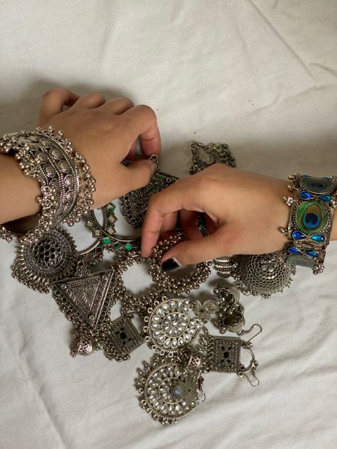 Kritika Core, Jhumkas Aesthetic, Desi Girl Aesthetic, Desi Jewellery, Desi Jewelry, Desi Vibes, Desi Aesthetics, Desi Love, Creative Jewelry Photography