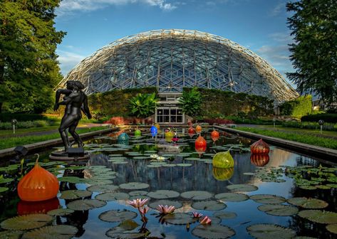 This floral changing of the guard has been going on here for over a century. Easy Garden Projects, Overland Park Arboretum, Powell Gardens, Eastern Redbud, Chicago Botanic Garden, Midwest Living, Sensory Garden, Easy Tricks, Missouri Botanical Garden