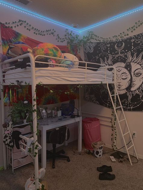 Bunk Bed Inspo Room, Aesthetic Loft Bed Ideas, Room Inspo With Loft Bed, Loft Bed Aesthetic Room Ideas, Small Room With Bunk Beds Ideas, Loft Bed Ideas Aesthetic Bunk, Loft Beds For Small Rooms Aesthetic, Aesthetic Room Inspo Bunk Bed, Aesthetic Room Ideas Loft Bed