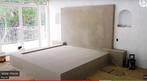 Concrete Bed Base, Cement Bed Base, Cement Bed Design, Concrete Bed Frame, Cement Bed, Concrete Bed, Concrete Bedroom, Cob House Interior, Concrete Home Decor