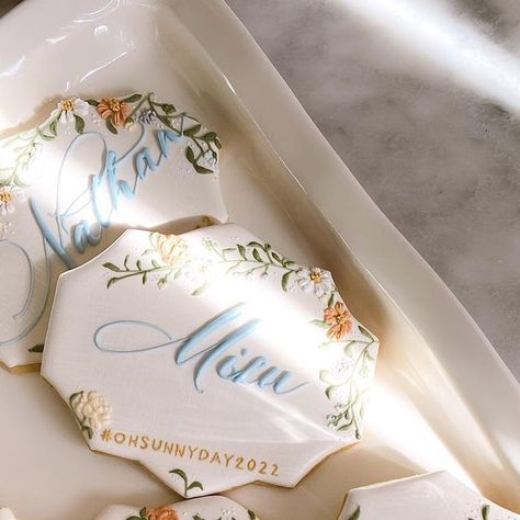 M A R E mà·re on Instagram: "One of my faves! Place card cookies for a Spring wedding." Wedding Cookie Place Cards, Cookie Place Cards, Place Card Cookies, Card Cookies, Wedding Cookie, Anniversary Dinner, Wedding Cookies, Icing Cookies, Place Card