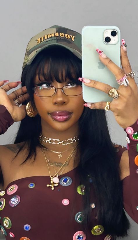 Sza Instagram, Sza Singer, Tattoos Infinity, Inspiration Tattoo, Tattoos Geometric, Normal Girl, Side Bangs, Celebrity Wallpapers, Doja Cat