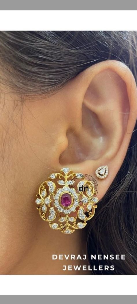 Diamond Second Ear Tops, Closed Setting Diamond Earrings, Big Studs Earrings Indian, Studs Earrings Gold India, Gold Jada, Golden Corral, Ear Tops, Big Stud Earrings, Small Earrings Gold