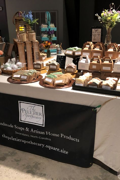 Farmers Market Table Display, Bakery Booth, Bake Sale Displays, Safe Ideas, Stall Decorations, Bakery Shop Design, Booster Club, Market Table, Event Display