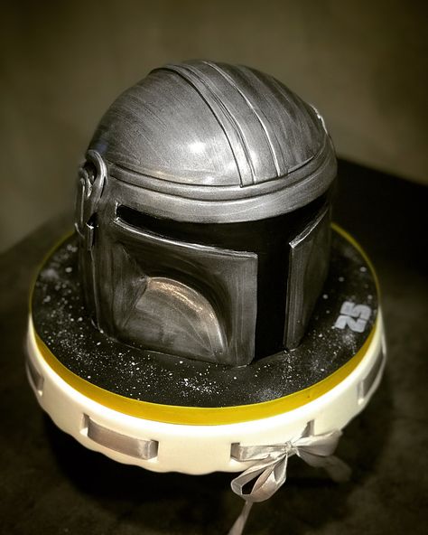 Mandalorian Birthday Cake, Mandalorian Cake, Mandalorian Party, Chewbacca Cake, Mandalorian Birthday, Star Wars Dessert, Lego Star Wars Party, Yoda Cake, Star Wars Birthday Cake