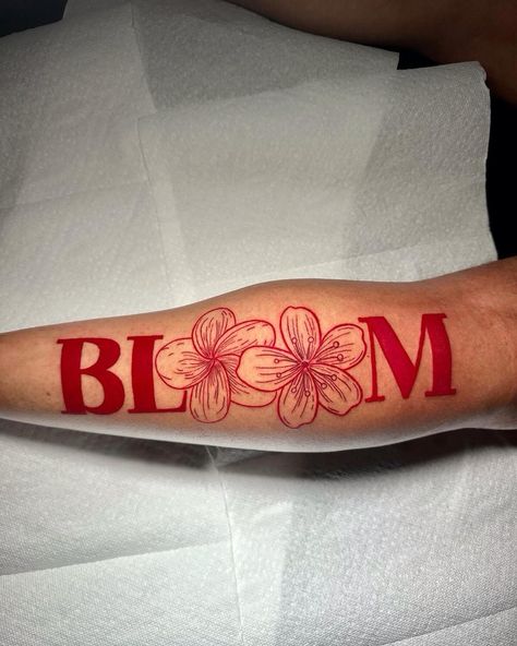 Black And Red Sleeve Tattoo, Red Sleeve Tattoo, Bloom Tattoo, Memory Tattoos, Tattoos Forearm, Cute Hand Tattoos, Red Tattoo, Pretty Hand Tattoos, Graffiti Tattoo