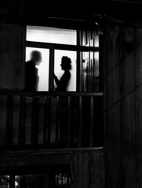 siegfried lauterwasser - shadows in window, 1949 Otto Steinert, Film Noir Photography, Noir Detective, Noir Movie, Black And White Photograph, Louvre Paris, Neo Noir, Chiaroscuro, Vintage Photography