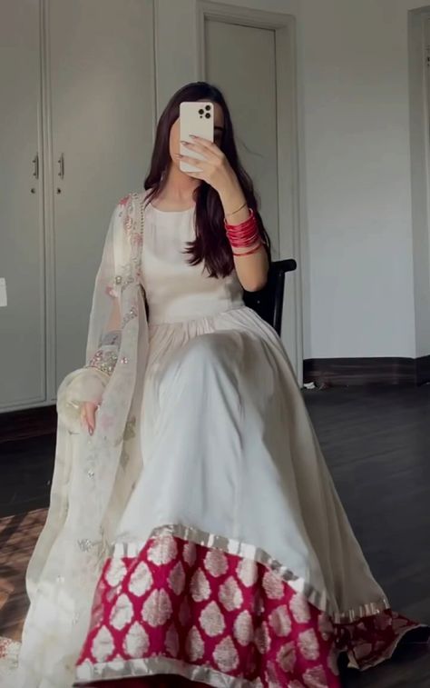 Traditional Self-design Maxi Wear For Eid, White Desi Outfit Aesthetic, White Dress Aesthetic Pakistani, Pakistani Clothes Mirror Selfie, Saree Inspiration, Desi Girl Aesthetic Kurti, Western Dresses For Girl, Eid Henna, Outfits Female