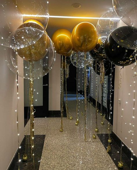 Great Gatsby Prom Theme, Great Gatsby Prom, Gala Decorations, Masquerade Prom, Masquerade Ball Party, 18th Birthday Party Themes, Gala Themes, Hollywood Party Theme, Masquerade Theme