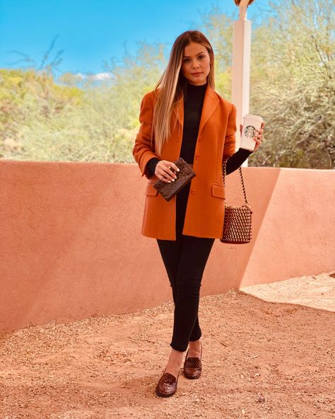 Trendy office outfit burnt orange blazer with black jeans, black turtleneck and brown loafers Orange Blazer Outfits, Blazer Outfits Women, Trendy Office Outfits, Neon Prom Dresses, Orange Coat, Trendy Office, Orange Blazer, Orange Outfit, Orange Jacket