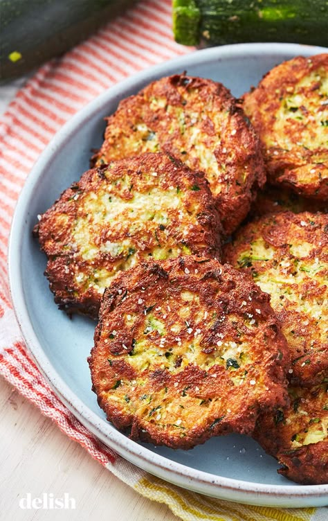 Zucchini Cakes, Recipes Side Dishes, Zucchini Cakes Recipe, Large Zucchini, Zucchini Fritters Recipe, Easy Zucchini, Zucchini Cake, Thanksgiving Recipes Side Dishes, Zucchini Fritters