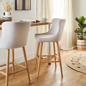 White Kitchen Stools, Kitchen Island Seating, Island Seating, Island Stools, Bar Stools Kitchen Island, Breakfast Bar Stools, Counter Height Stool, Stools For Kitchen Island, Kitchen Island With Seating