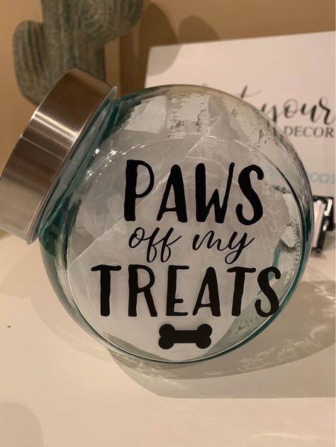 Dog Treat Jars Diy, Dog Vinyl Ideas, Diy Cricut Dog Projects, Cute Dog Treat Jars, Vinyl Dog Projects, Dog Treats Container, Cricut Dog Treat Jar, Cricut Animal Projects, Dog Treat Container Ideas