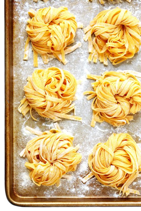 Cooking Fresh Pasta, Pasta Drying Rack, Fresh Pasta Recipes, Homemade Pasta Dough, Pasta Dough Recipes, Homemade Pasta Recipe, Gimme Some Oven, Pasta Fatta In Casa, Homemade Noodles