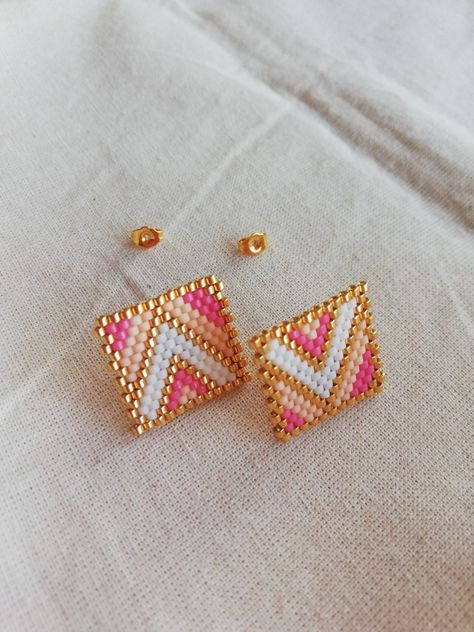 Miyuki Earrings Tutorials, Miyuki Beads Pattern Tutorial, Miyuki Beads Pattern Brick Stitch, Miyuki Jewelry, Miyuki Pattern, Miyuki Earrings, Miyuki Beads Pattern, Diy Fabric Jewellery, Seed Bead Crafts