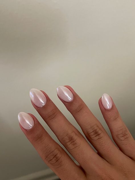 Hayley Bieber Nails Short, Hayley Bieber Nails, Bieber Nails, Hayley Bieber, Pearl Nails, Nail Styles, Nails Short, Short Nails, Pretty Nails