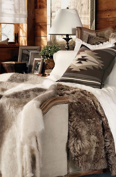 Glamorous Bedding, Winter Bedroom Decor, Winter Bedroom, Cabin Bedroom, Lodge Decor, Cool Ideas, Remodel Bedroom, Beautiful Bedrooms, Cabin Decor