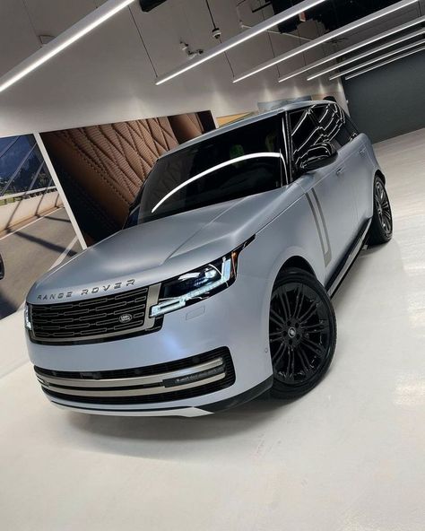 Gold Range Rover, Range Rover 2023, New Range Rover, Dream Cars Range Rovers, Range Rover Black, Luxury Cars Range Rover, Large Suv, Lux Cars, Toyota Land Cruiser Prado