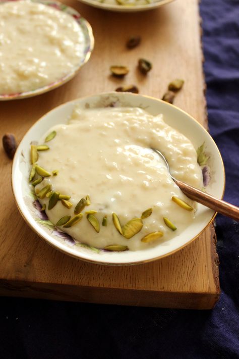 Chawal ki Kheer - Pakistani Rice Pudding - Flour & Spice Kheer Recipe With Condensed Milk, Pakistani Rice, Pudding Rice, Pakistani Desserts, Indian Rice Pudding, Rice Kheer, Creamy Rice Pudding, Kheer Recipe, Comfort Desserts