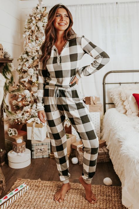 Fair Isle Red Reindeer Pajama Set Cozy Christmas Outfit, Chique Outfit, Fall Style Guide, Outfit Looks, Pajama Outfits, Christmas Outfits Women, Casual White Dress, Plaid Pajamas, Buffalo Plaid Christmas