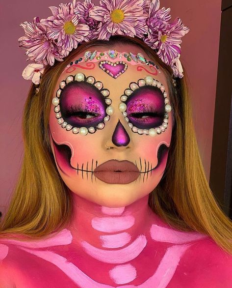 Pink Dia De Los Muertos Makeup Ideas, Pink Catrina Makeup, Simple Catrina Makeup, Make Up Rosa, Catrina Makeup, Skull Makeup Tutorial, Cute Halloween Makeup, Halloween Makeup Pretty, Sugar Skull Makeup