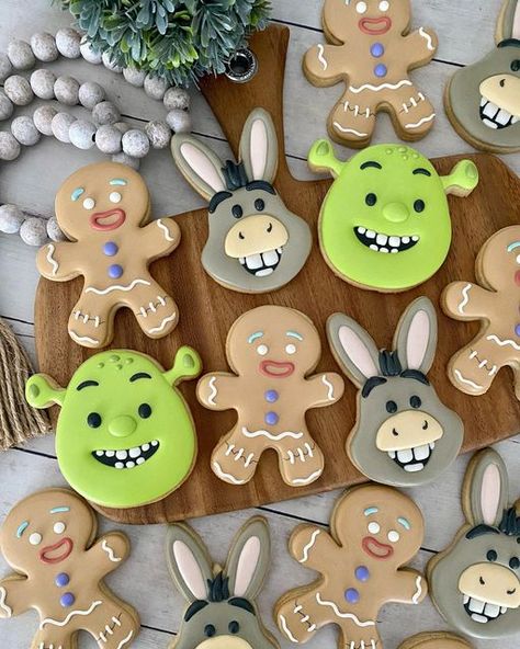 Theme Cookies, Shrek Theme Baby Shower Ideas, Themed Cookies, Shrek Pinata, Shrek 1st Birthday Party, Shrek Themed Baby Shower Ideas, Shrek Recipes, Shrek Cookies, Shrek Baby Shower Theme