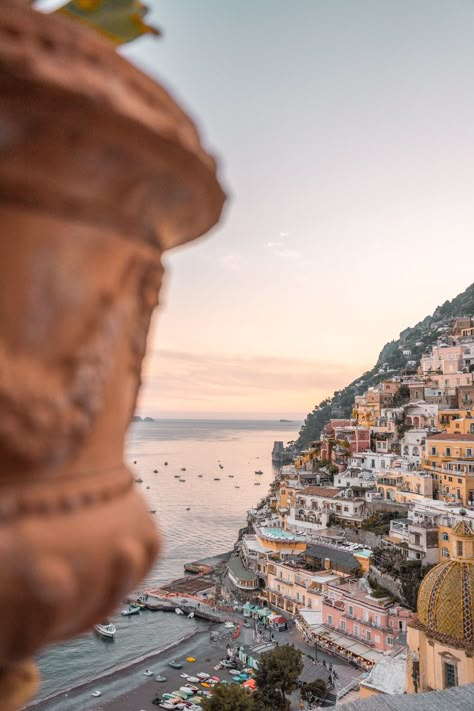 15 BEST Instagram spots in Amalfi Coast – Joy of Exploring The World Amalfi Aesthetic, Amalfi Coast Aesthetic, Positano Villa, Coast Aesthetic, Sunset Point, Amalfi Coast Italy, Italy Aesthetic, Best Sunset, Before Sunset