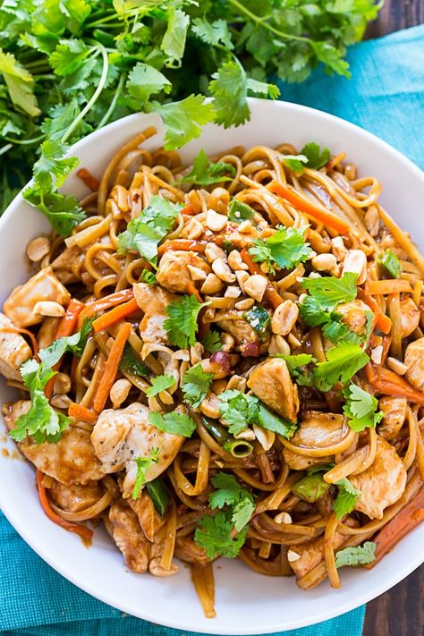 Thai Chicken Pasta, Asian Feast, Phillipino Food, Pasta Spicy, Chicken Breast Crockpot Recipes, Crockpot Chicken Breast, Spicy Peanut Sauce, Noodle Dish, Thai Peanut