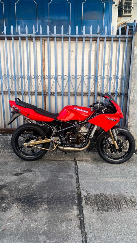 Ninja RR Old Red Candy | Yakuza Speedshop Padang Ninja Ss, Ninja Rr, Motor Kawasaki, Ninja 2, Big Bike, Sepeda Motor, Red Candy, Motorcycle Gear, Mini Bike