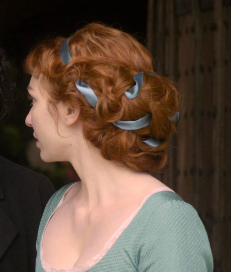 Eleanor Tomlinson S3E7 Medieval Braids, Asoiaf Houses, Regency Hairstyles, Historical Hairstyles, Hair Problem, Medieval Hairstyles, Pastel Portraits, Haircut Styles, Fantasy Hair