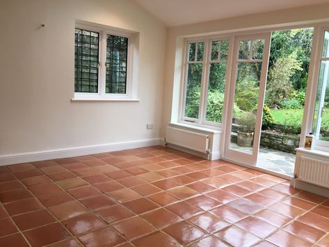 Terracotta Floor Tiles Hallway, Terracotta Floor Interior, Terracotta Floors Living Room, Terracotta Floor Bedroom, Red Tile Floor Living Rooms, Terracotta Floor Living Room, Red Floor Tiles, Orange Tile Floor, Wood Vinyl Floor