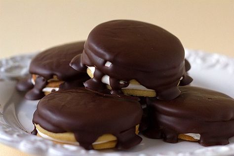 Moon Pie Recipe, Fat Tuesday Food, Tuesday Recipes, Moon Pie, Moon Pies, Decadent Food, Mardi Gras Food, Snacks To Make, Fat Tuesday