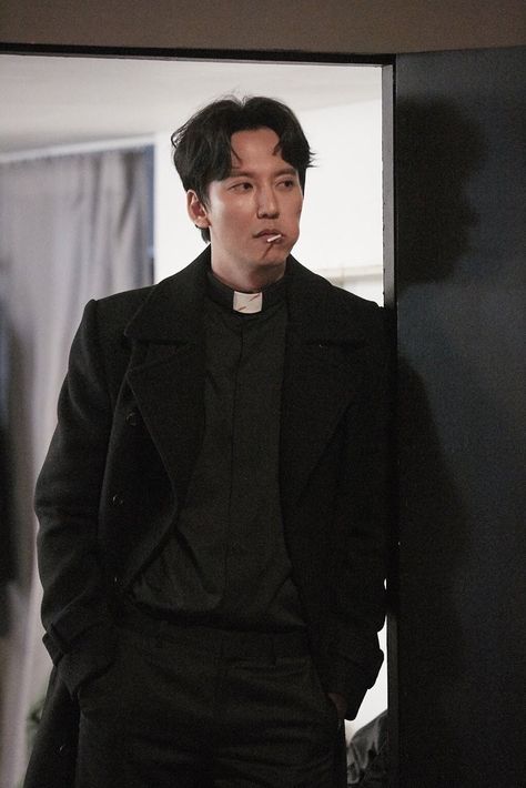 Through The Darkness Kdrama Kim Nam Gil, Fiery Priest, Kim Nam Gil, Kim Namgil, Korean Star, Korean Artist, Hot Actors, Handsome Actors, Kdrama Actors