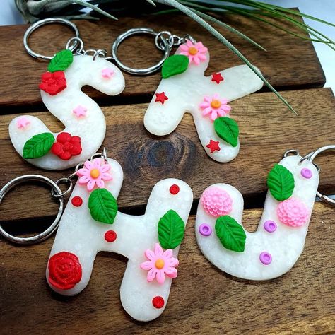 Polymer Clay Initial Keychain, Clay Alphabet Letters, Polymer Clay Keyring, Clay Keyring, Handmade Keyrings, Clay Embellishments, Silver Keychain, Clay Polymer, Long Acrylic