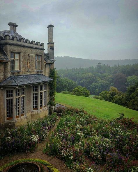 Daniel Slowik on Instagram: “Misty morning in deepest Devonshire last week #Devon #countryhouse #cottageorné #atonewithnature #endsleigh” Mansion Aesthetic, Old Manor, Academia Aesthetic, Pretty Places, Lush Green, Dream Home Design, My Dream Home, Future House, Dark Academia